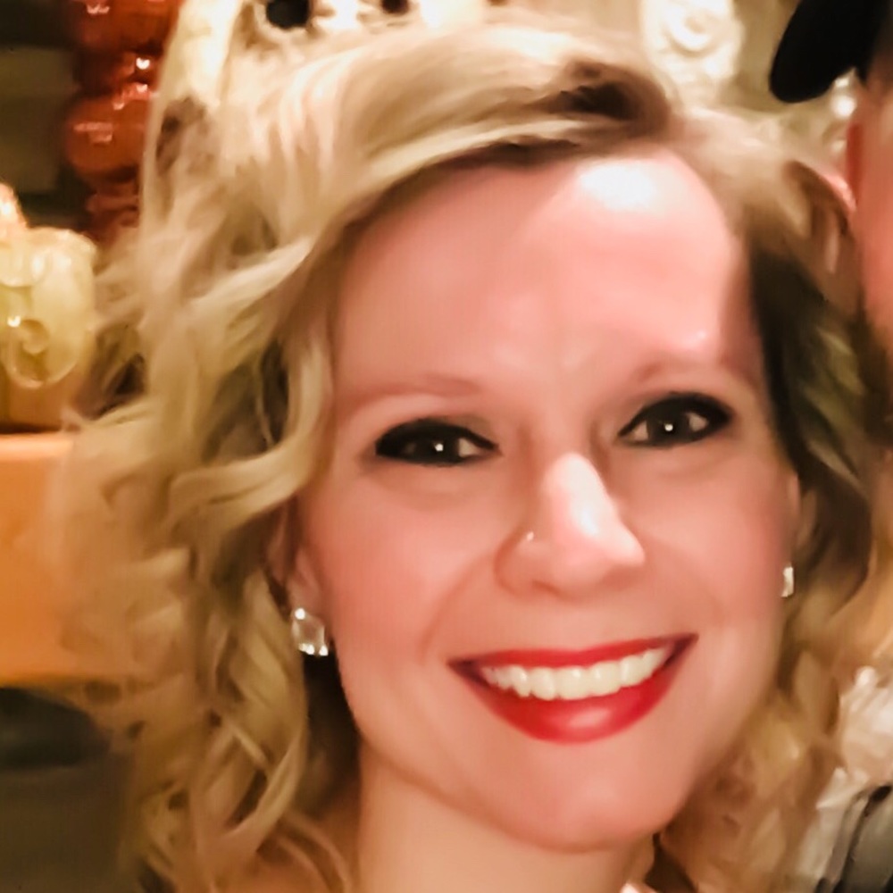 Meet your Posher, Nicole